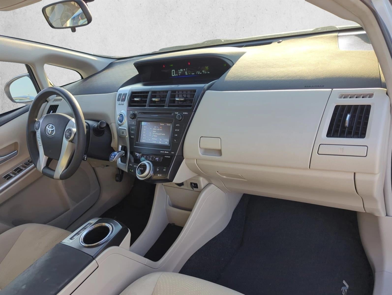 2014 Toyota Prius v 5dr Wgn Three (Natl)
