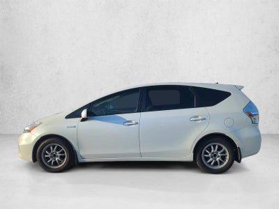 2014 Toyota Prius v 5dr Wgn Three (Natl)
