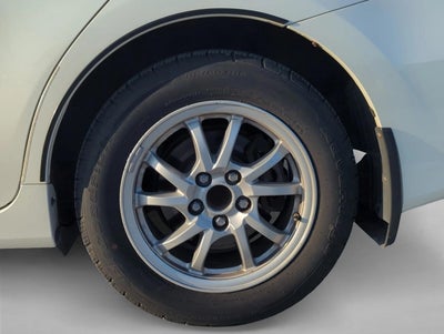 2014 Toyota Prius v 5dr Wgn Three (Natl)