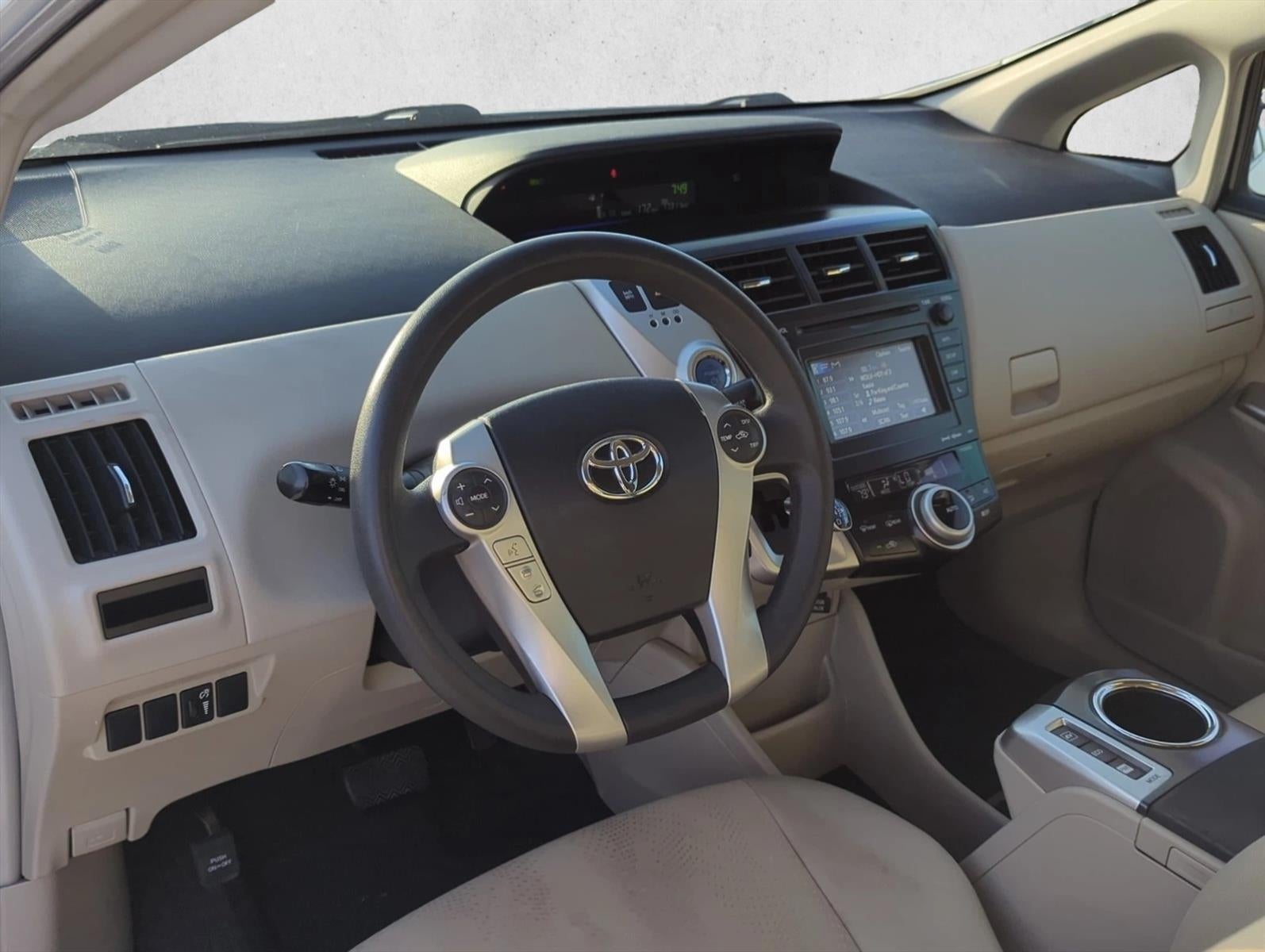 2014 Toyota Prius v 5dr Wgn Three (Natl)