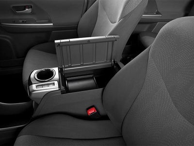 2014 Toyota Prius v 5dr Wgn Three (Natl)
