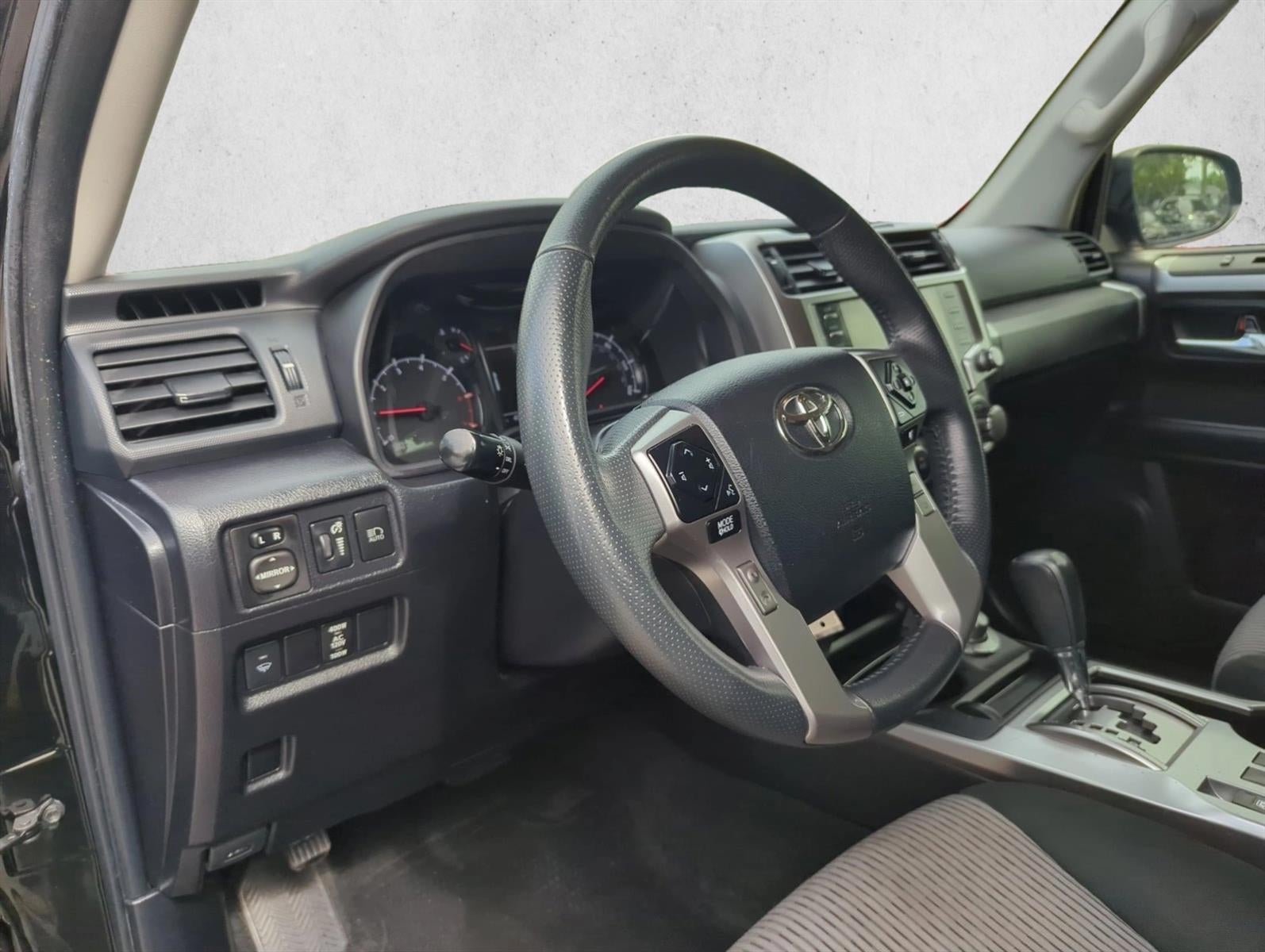 2020 Toyota 4Runner SR5 4WD (GS)