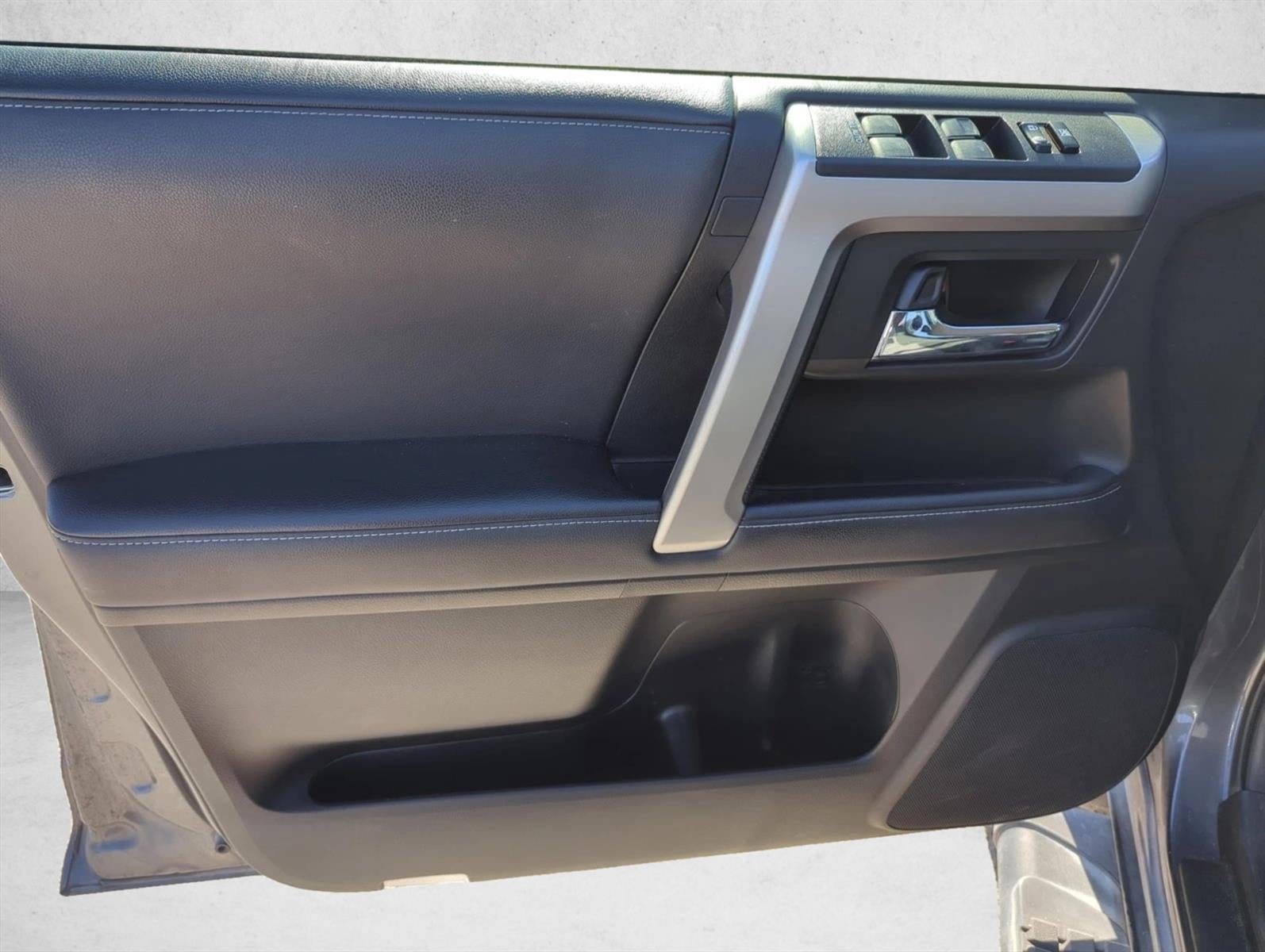 2020 Toyota 4Runner SR5 2WD (Natl)