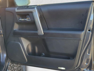 2016 Toyota 4Runner RWD 4dr V6 SR5 (Natl)