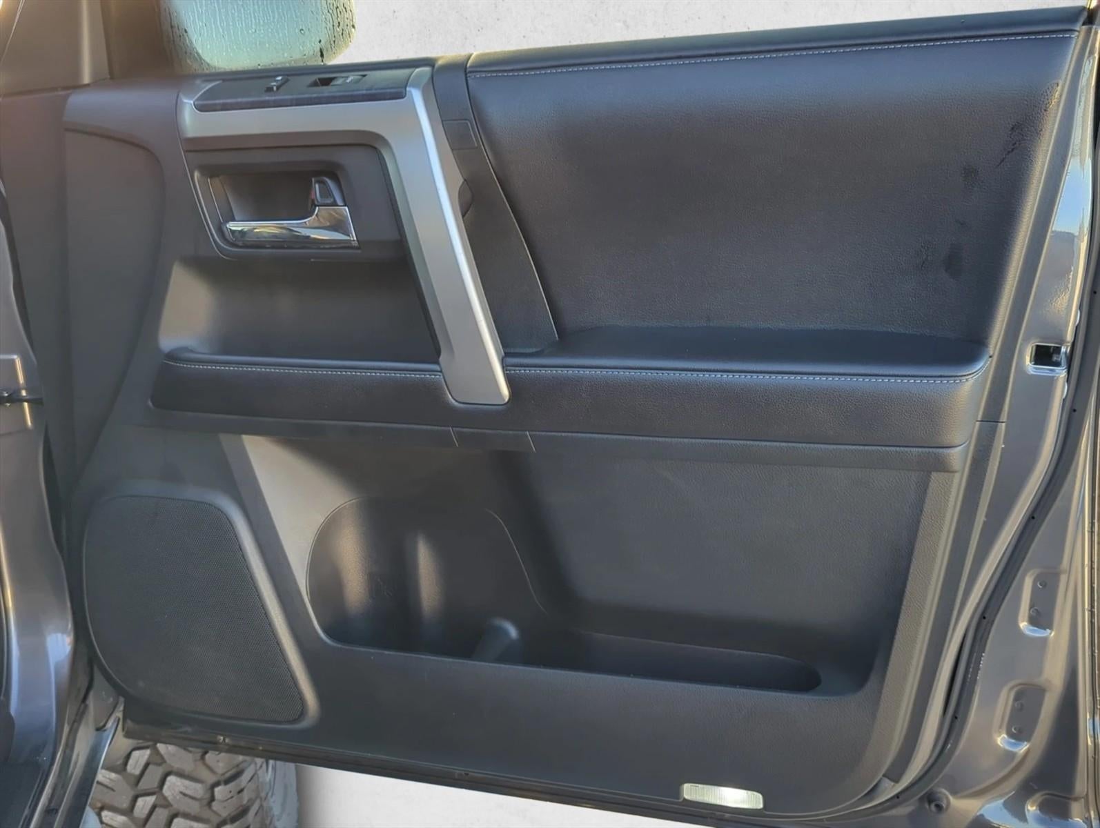 2016 Toyota 4Runner RWD 4dr V6 SR5 (Natl)