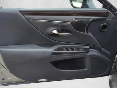 2019 Lexus ES 300h Luxury FWD