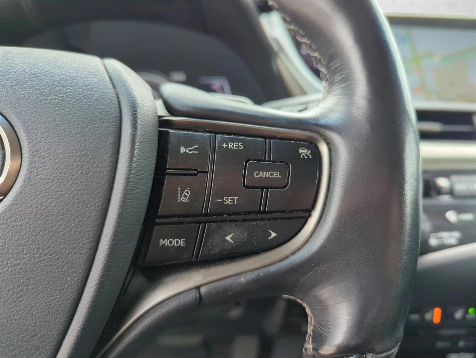 2019 Lexus ES 300h Luxury FWD