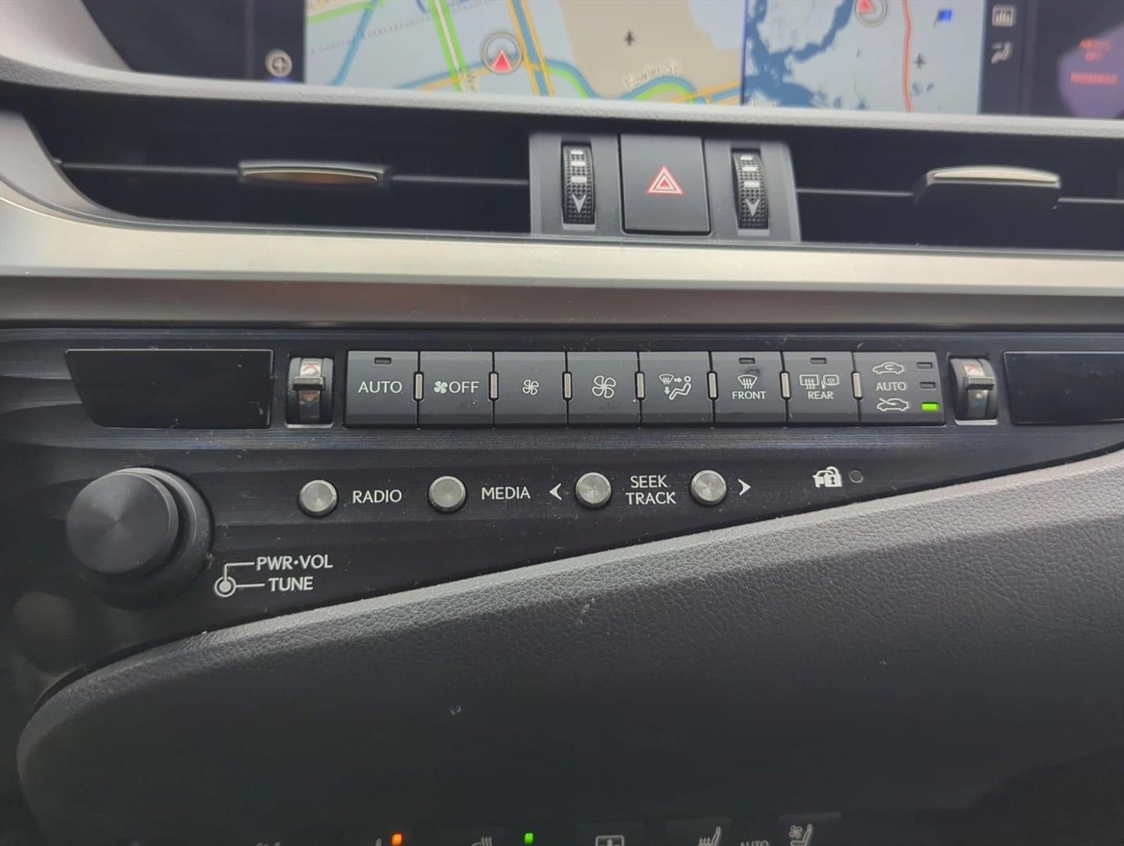 2019 Lexus ES 300h Luxury FWD