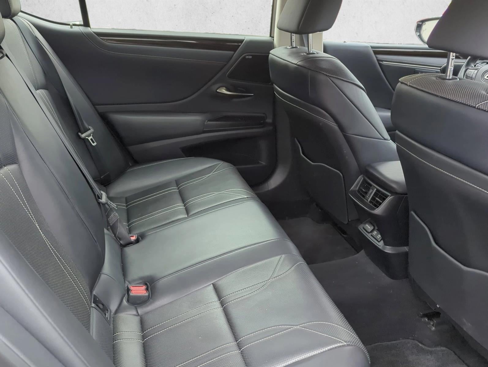 2019 Lexus ES 300h Luxury FWD