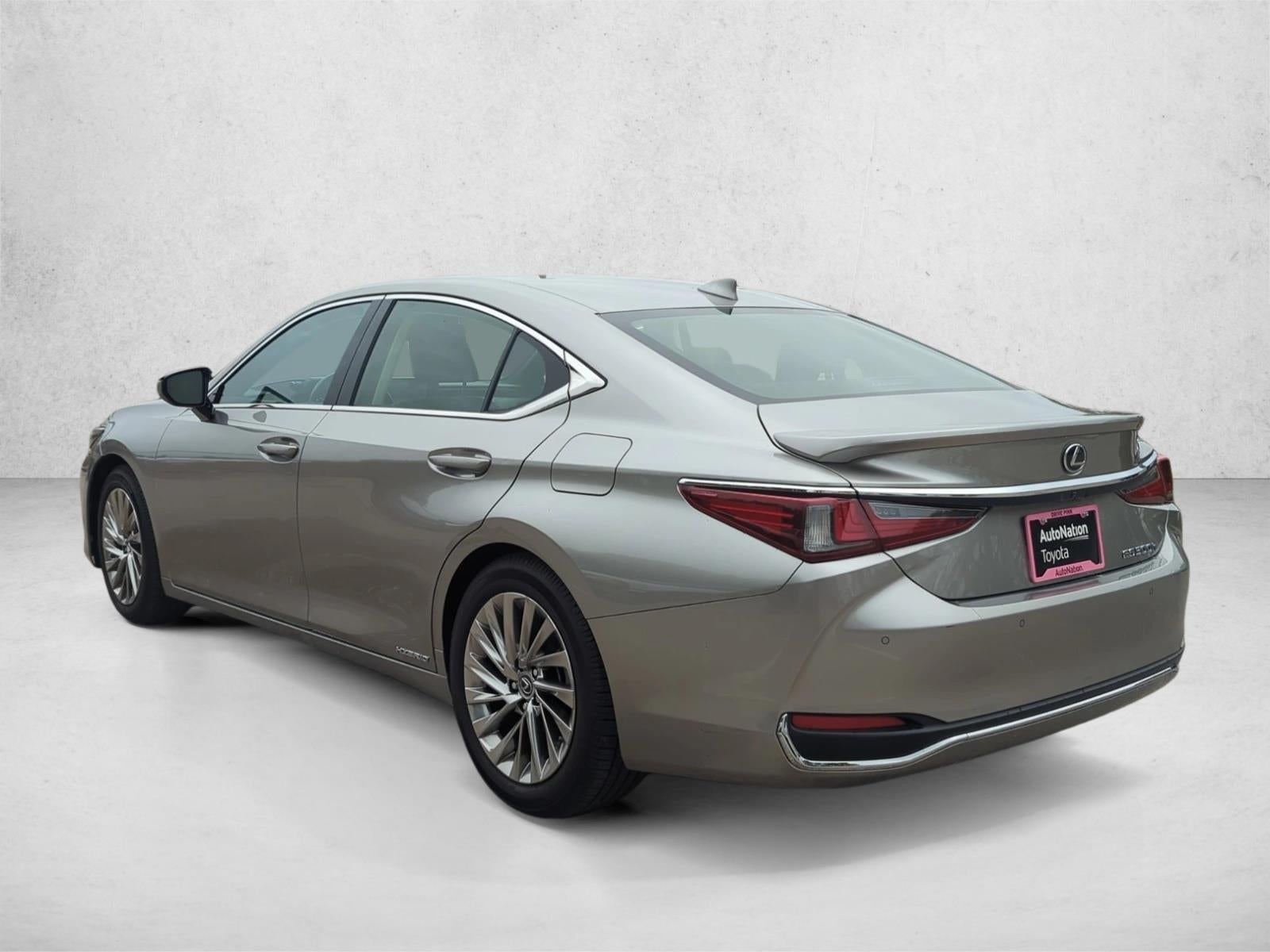 2019 Lexus ES 300h Luxury FWD