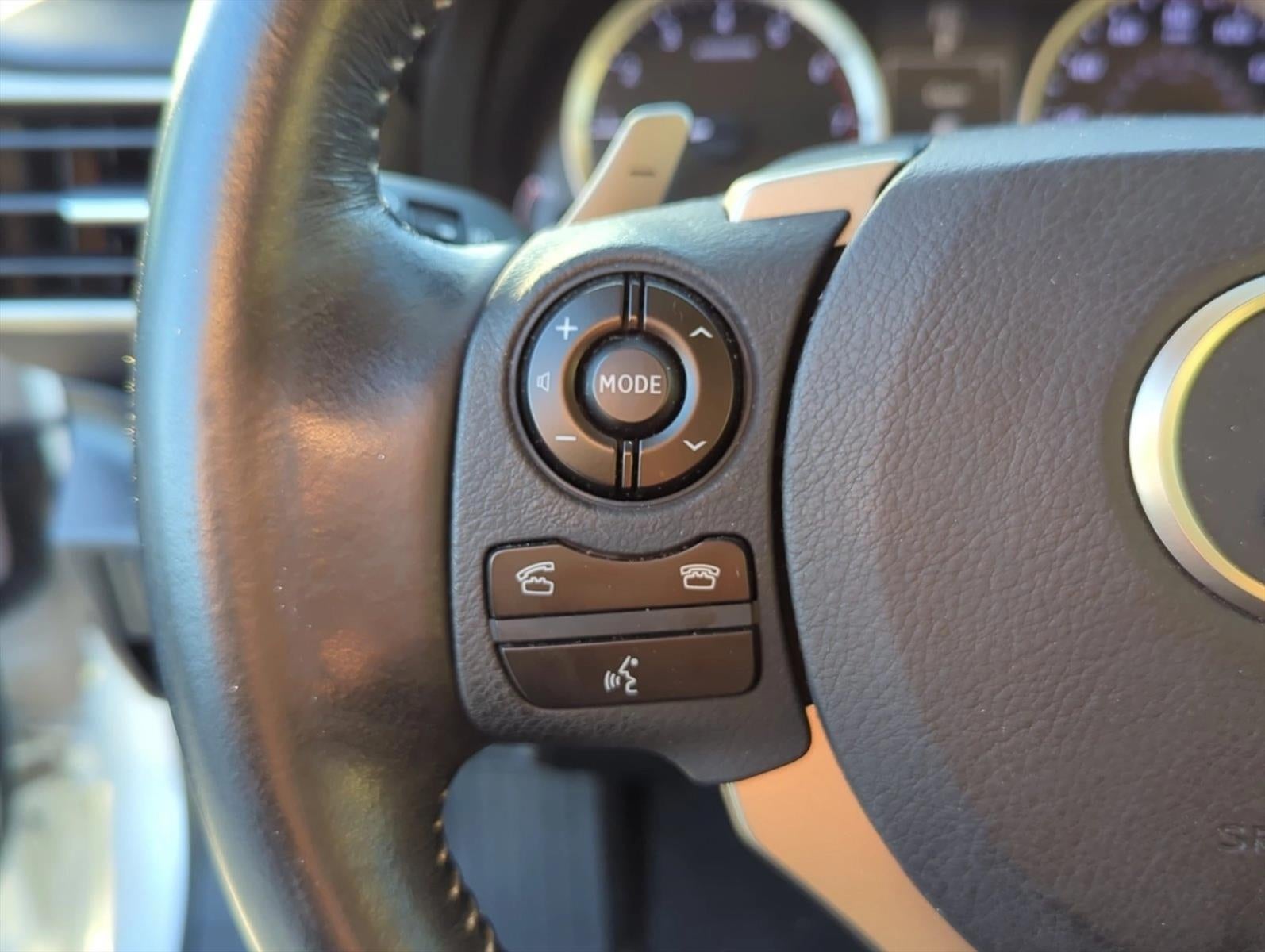 2016 Lexus IS Turbo 4dr Sdn