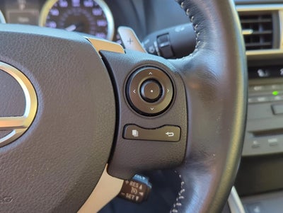 2016 Lexus IS Turbo 4dr Sdn