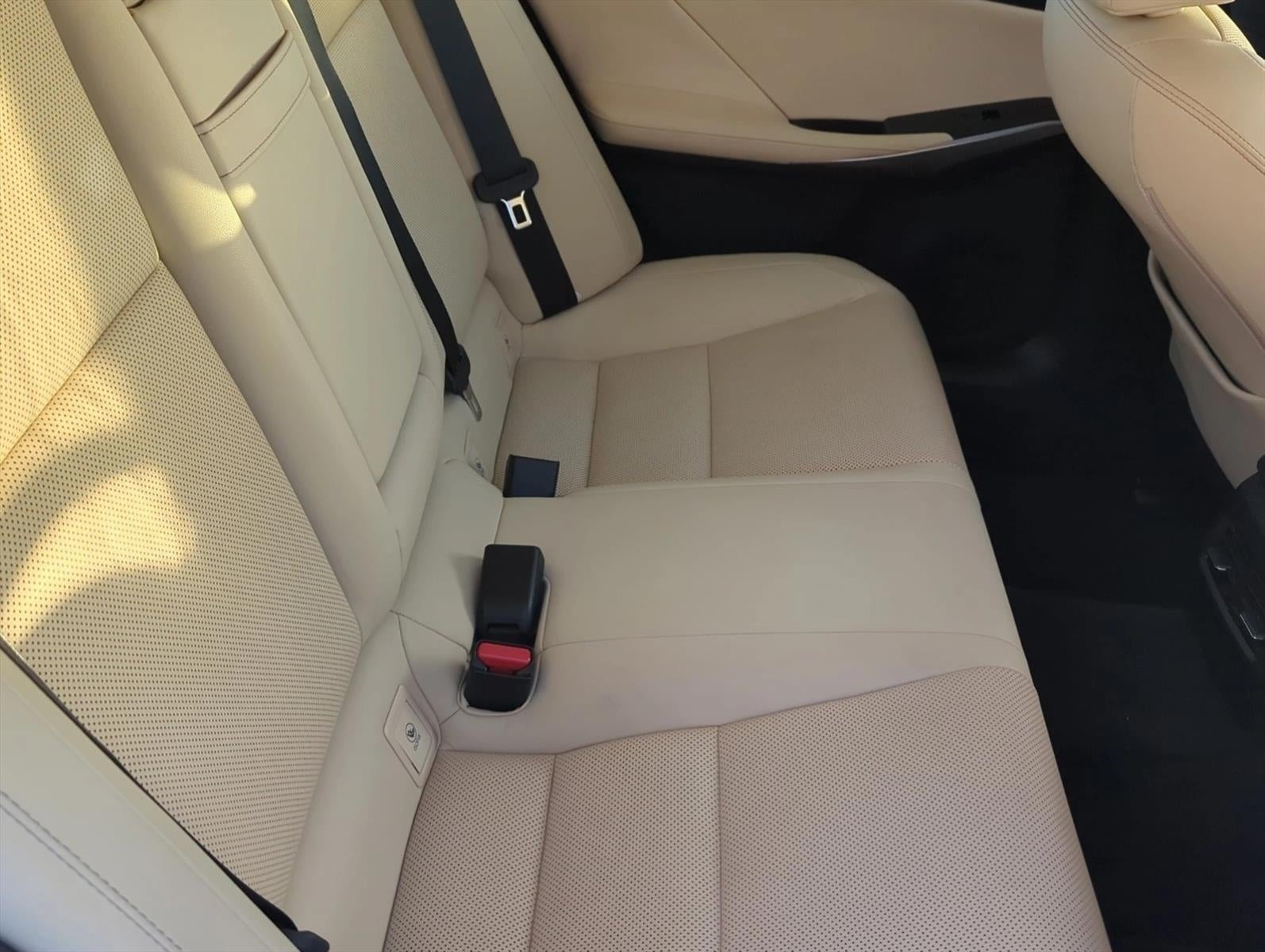 2016 Lexus IS Turbo 4dr Sdn