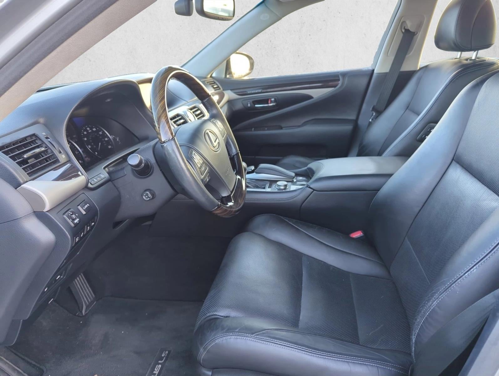 2014 Lexus LS 460 4dr Sdn RWD