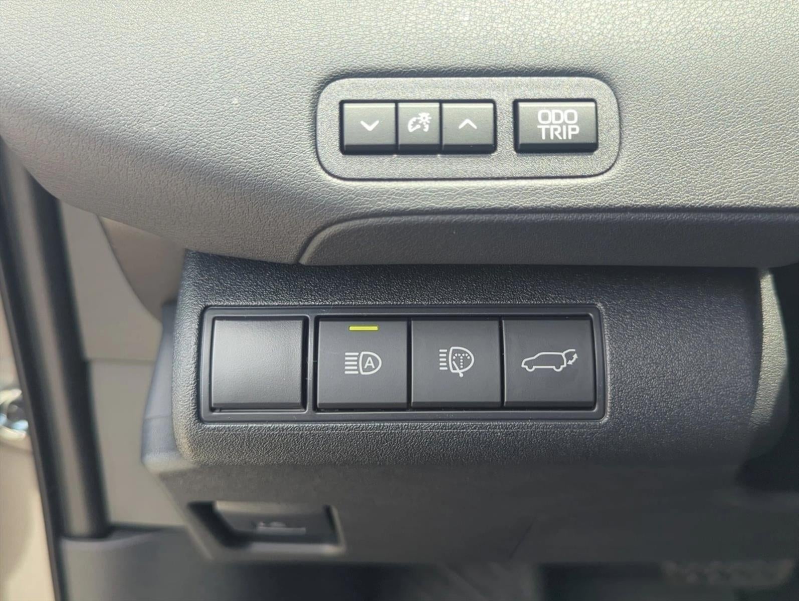 2026 Toyota bZ XLE Plus FWD (Natl)