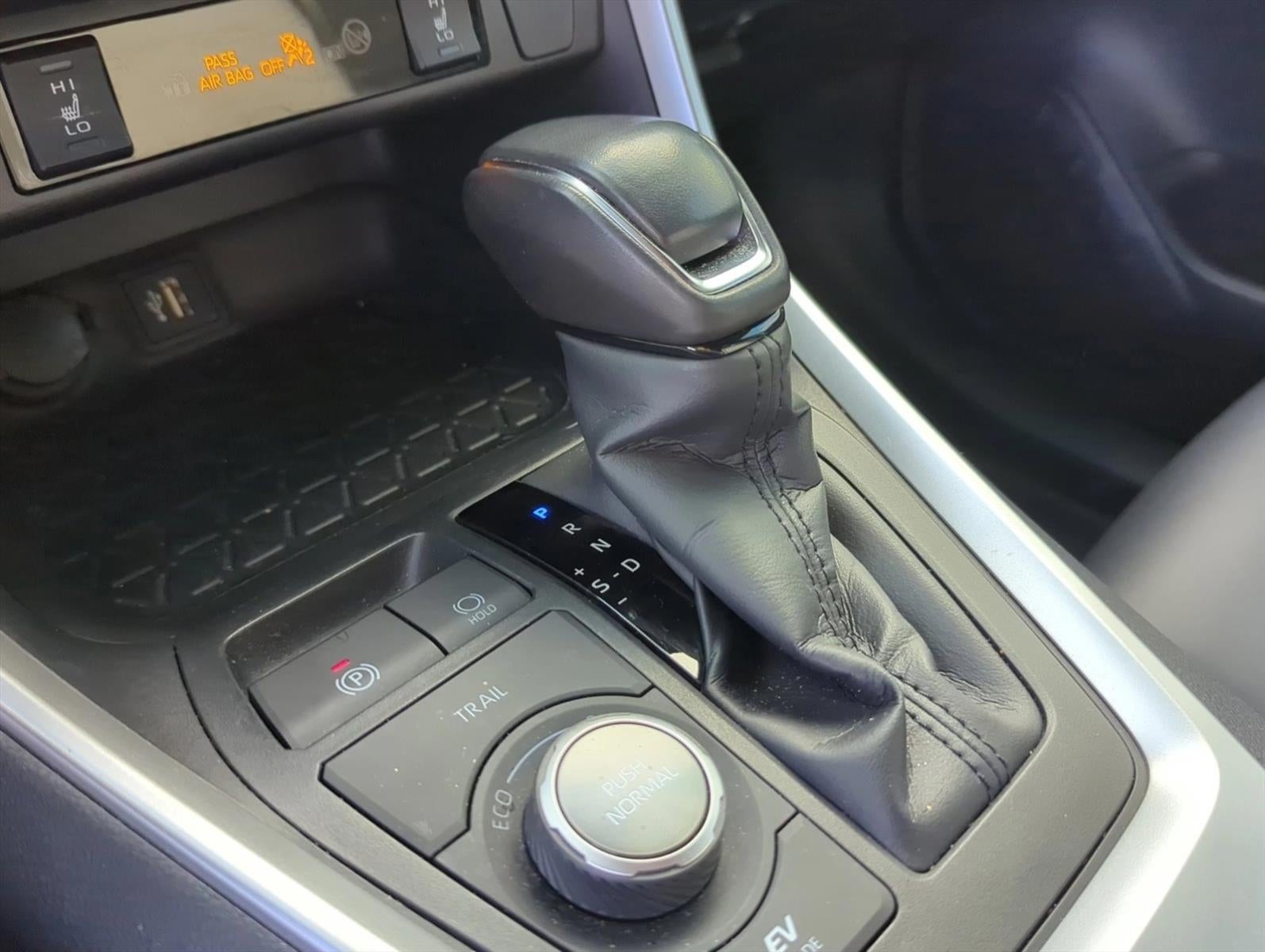 2025 Toyota RAV4 Hybrid XSE AWD (Natl)