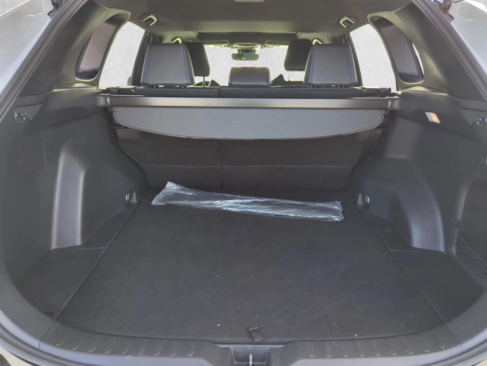 2025 Toyota RAV4 Hybrid XSE AWD (Natl)