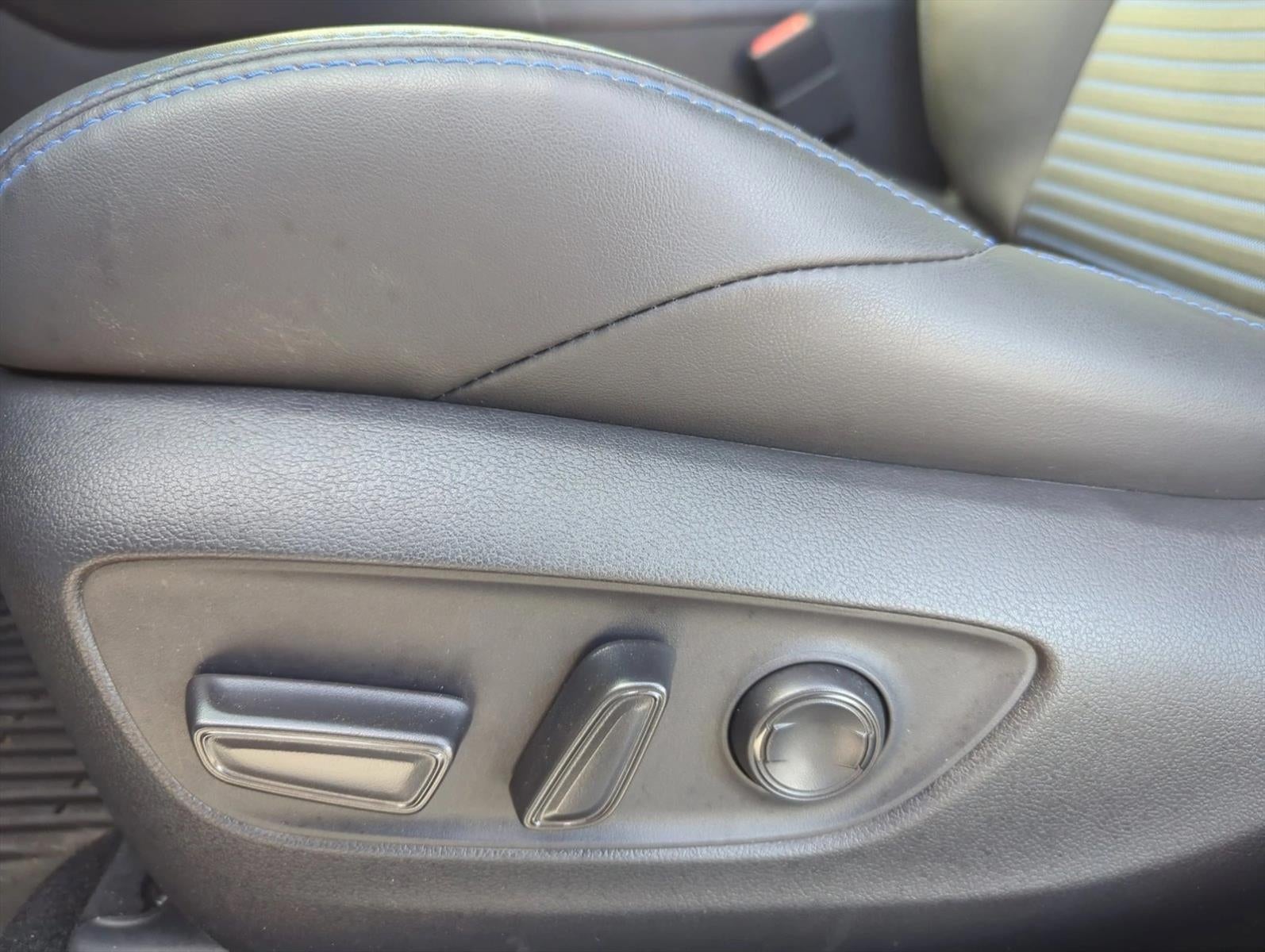 2025 Toyota RAV4 Hybrid XSE AWD (Natl)