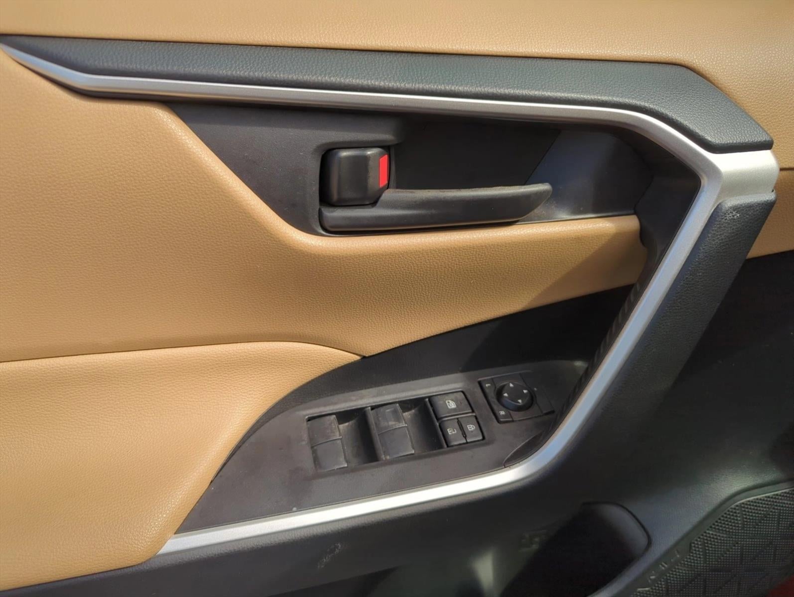 2019 Toyota RAV4 LE AWD (Natl)