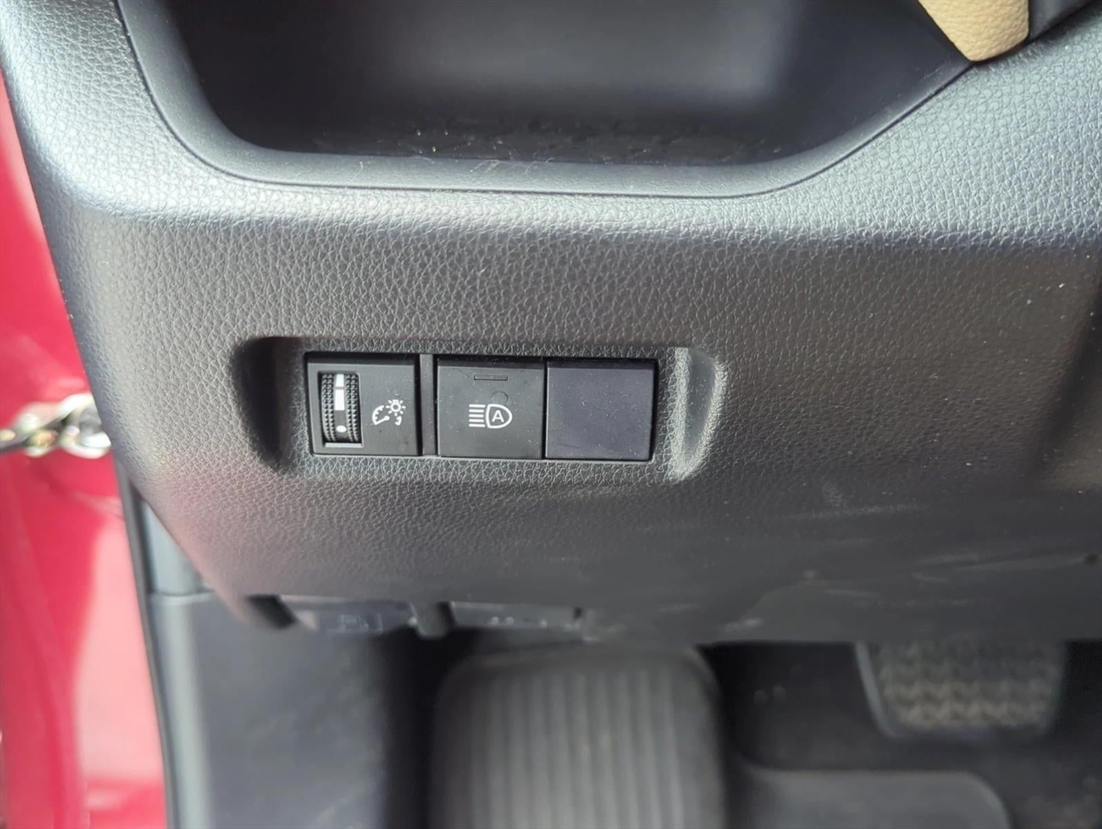 2021 Toyota RAV4 LE FWD (GS)