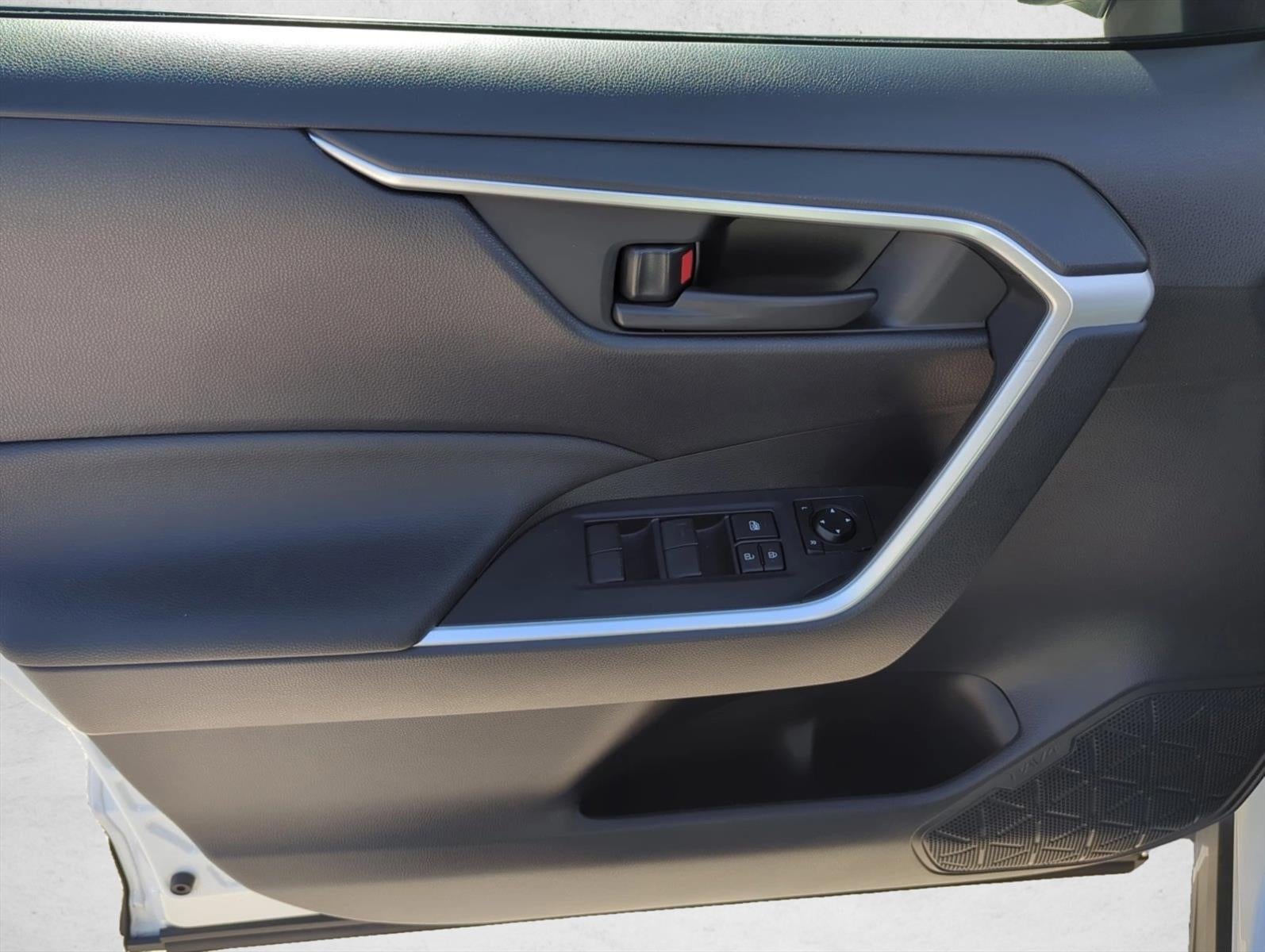 2023 Toyota RAV4 LE FWD (GS)