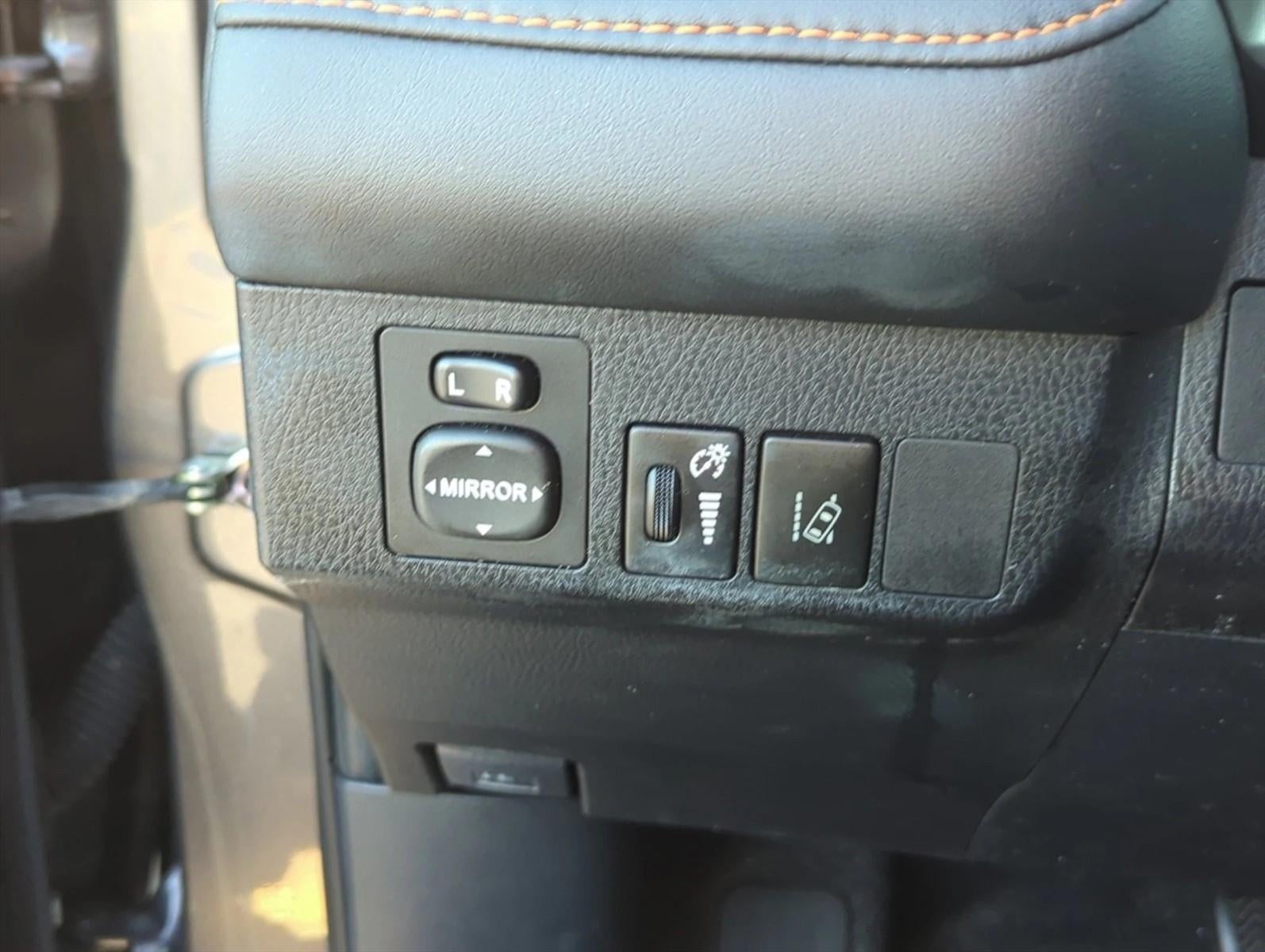 2017 Toyota RAV4 SE FWD (Natl)
