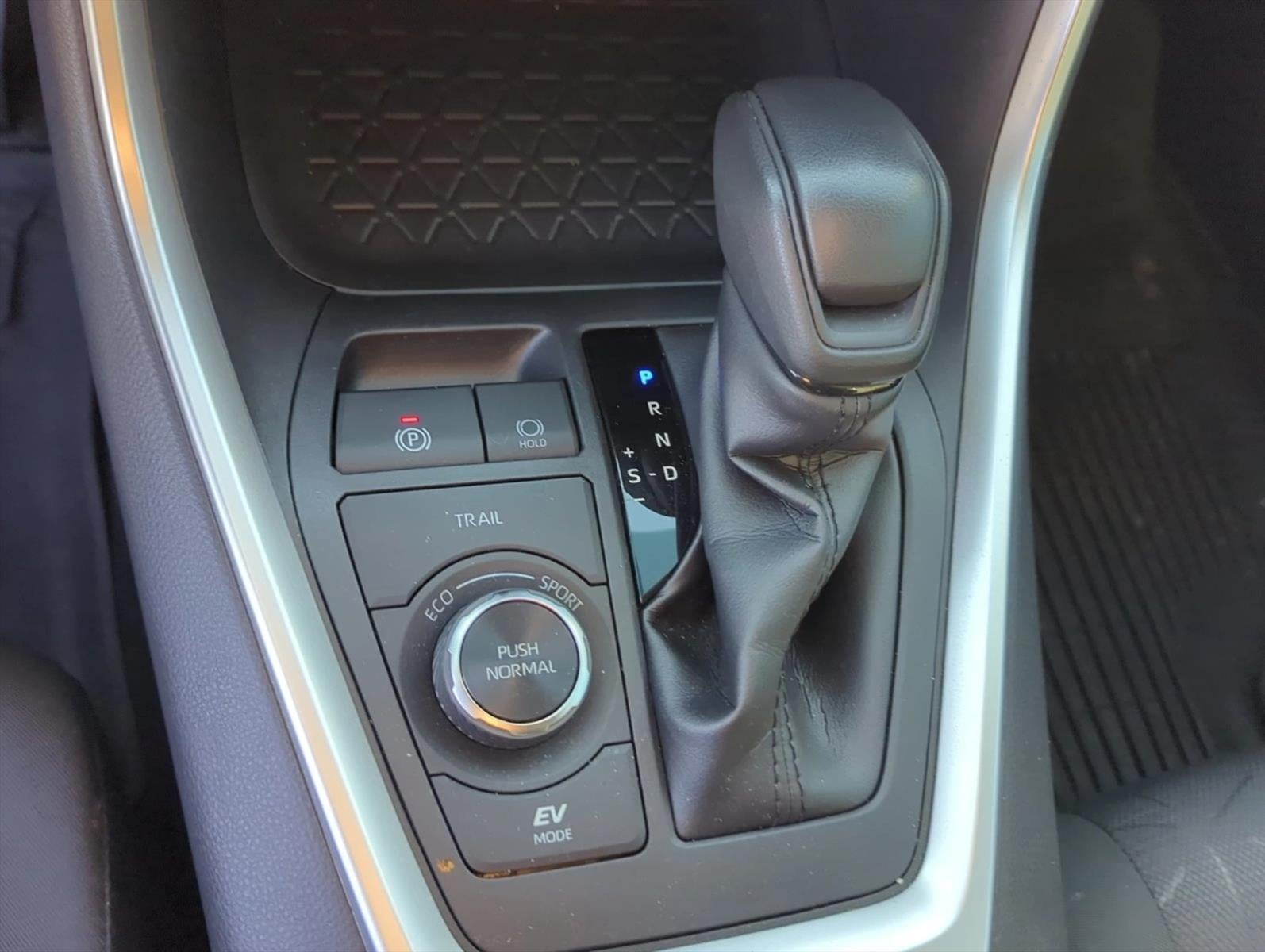 2022 Toyota RAV4 Hybrid XLE AWD (Natl)