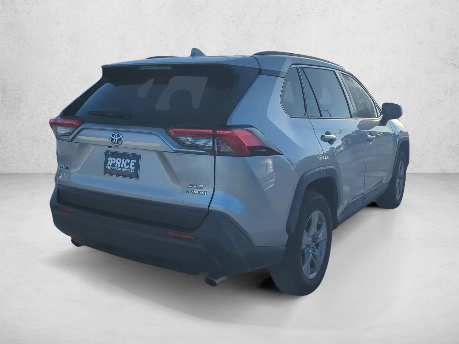 2022 Toyota RAV4 Hybrid XLE AWD (Natl)