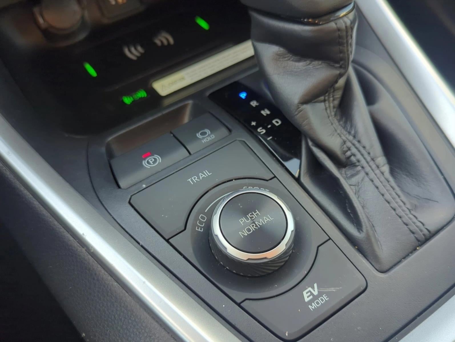2024 Toyota RAV4 Hybrid XLE AWD (Natl)