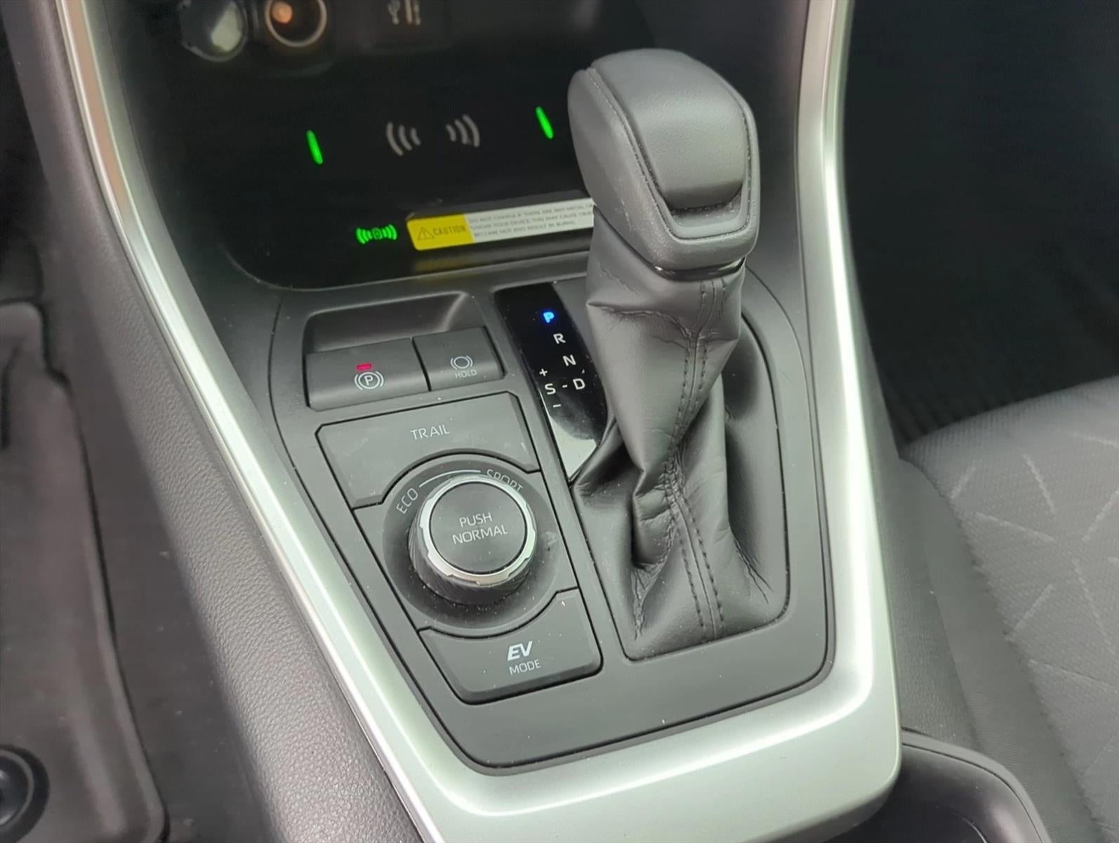 2025 Toyota RAV4 Hybrid XLE AWD (Natl)