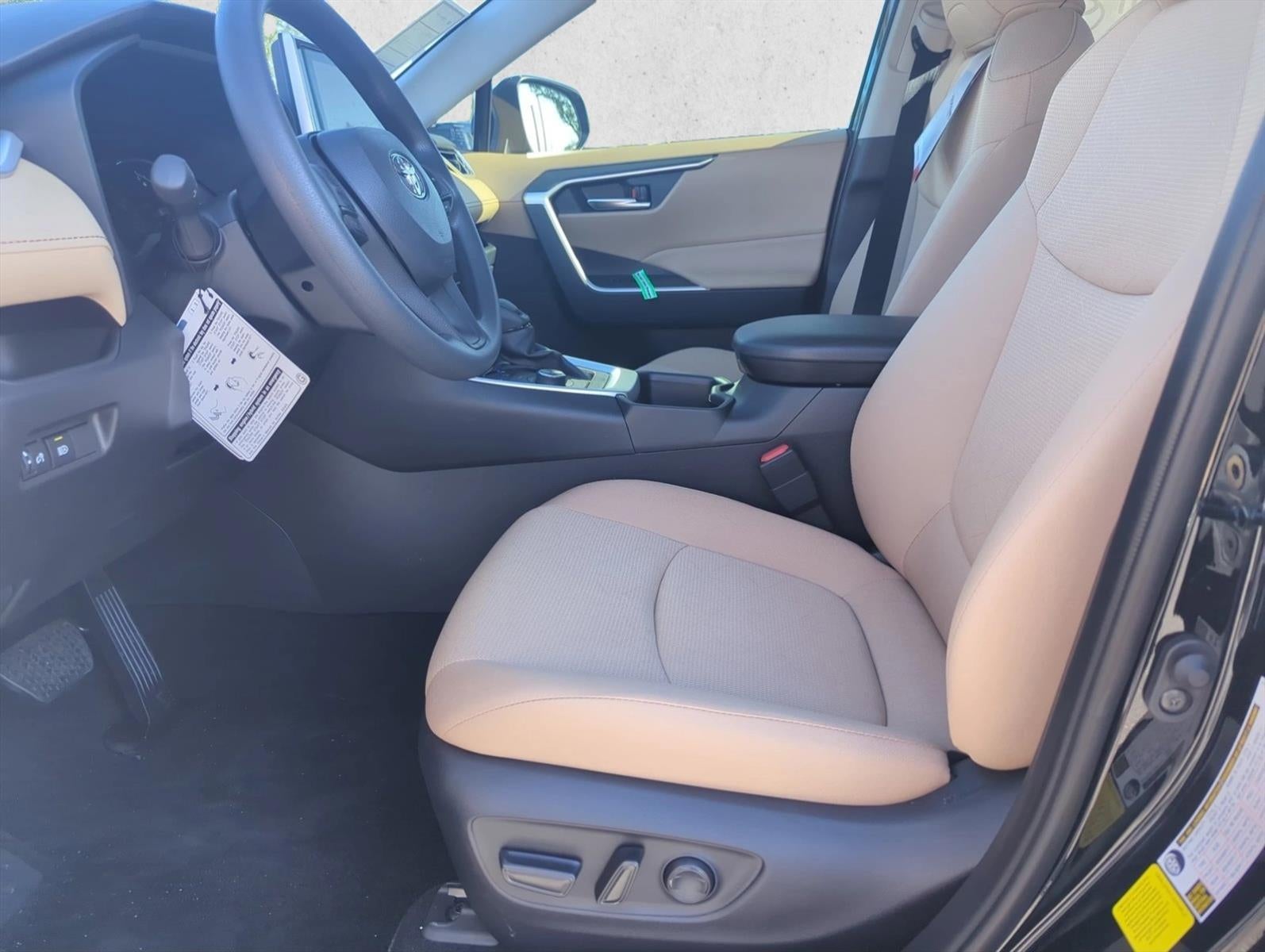 2025 Toyota RAV4 Hybrid XLE AWD (Natl)