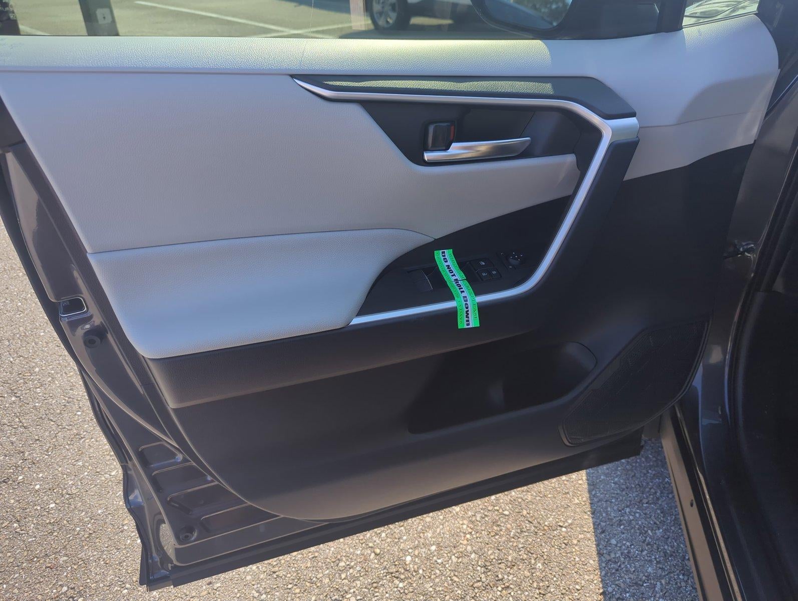 2025 Toyota RAV4 Hybrid XLE AWD (Natl)