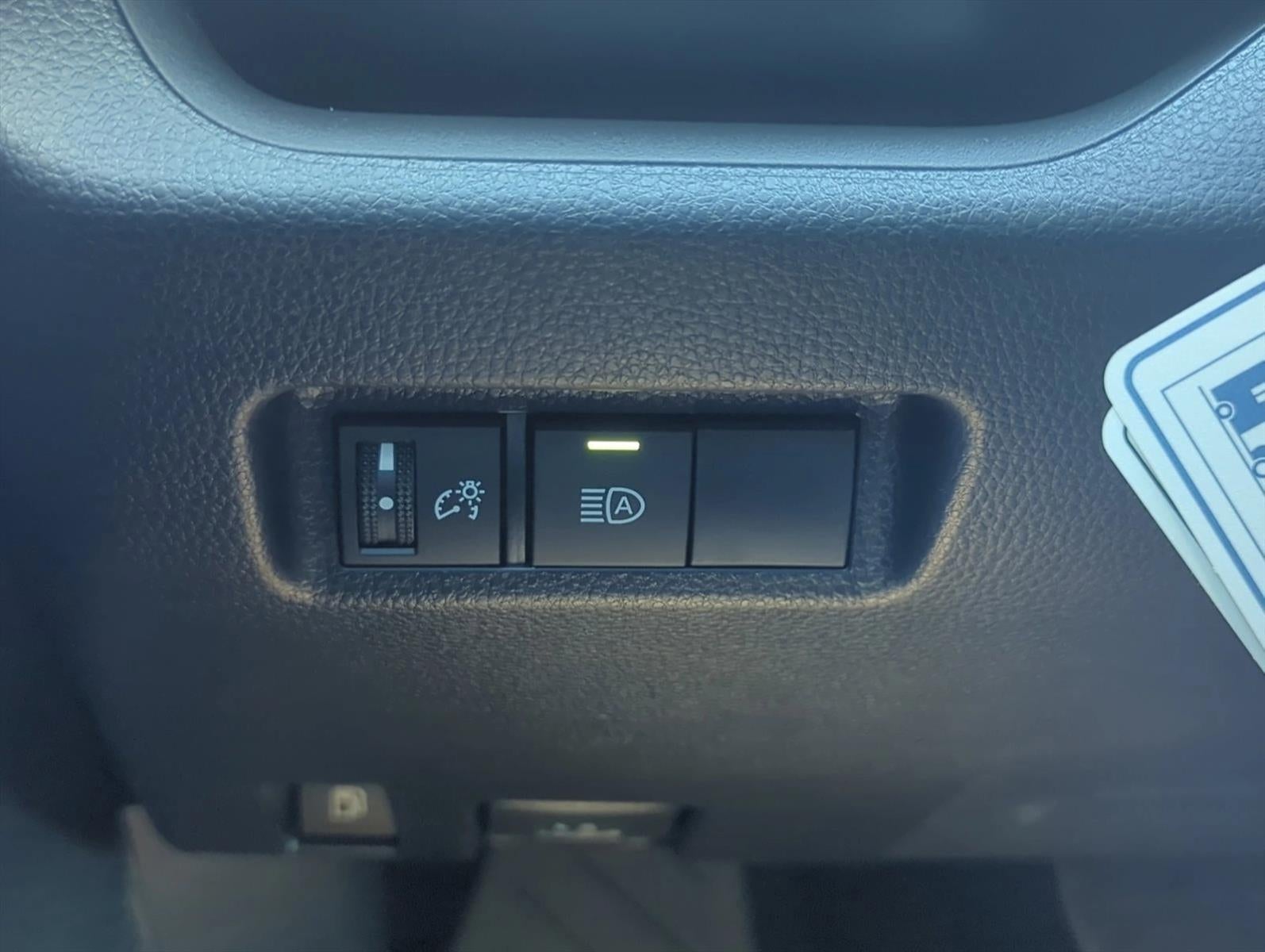 2025 Toyota RAV4 Hybrid XLE AWD (Natl)