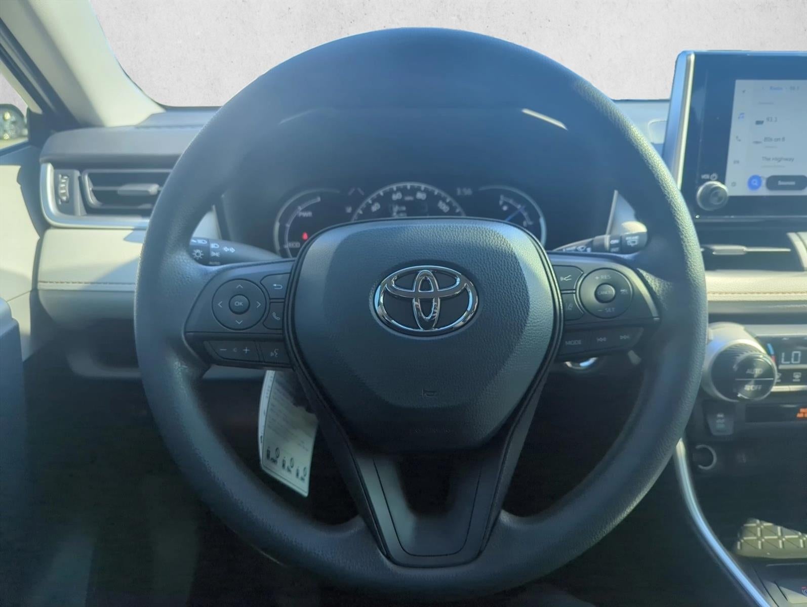 2025 Toyota RAV4 Hybrid XLE AWD (Natl)
