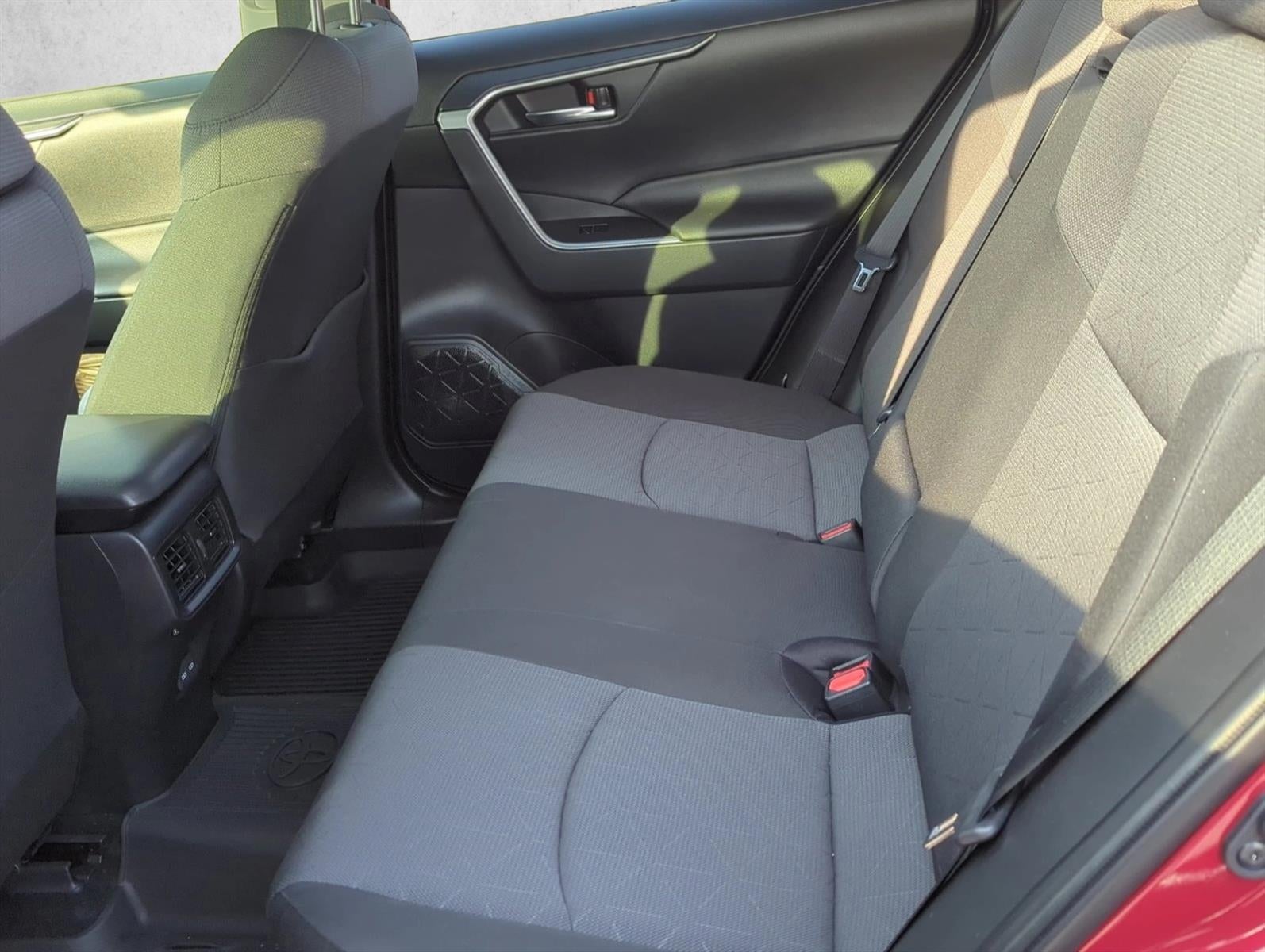 2025 Toyota RAV4 Hybrid XLE AWD (Natl)