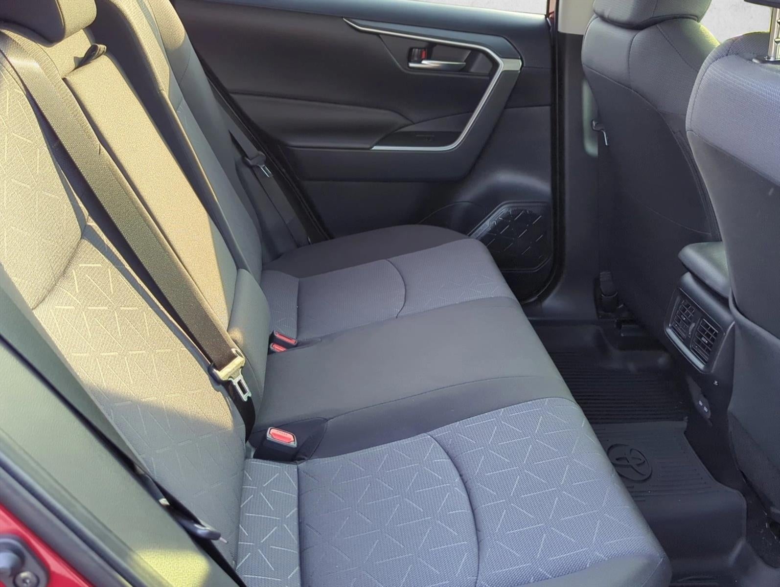 2025 Toyota RAV4 Hybrid XLE AWD (Natl)