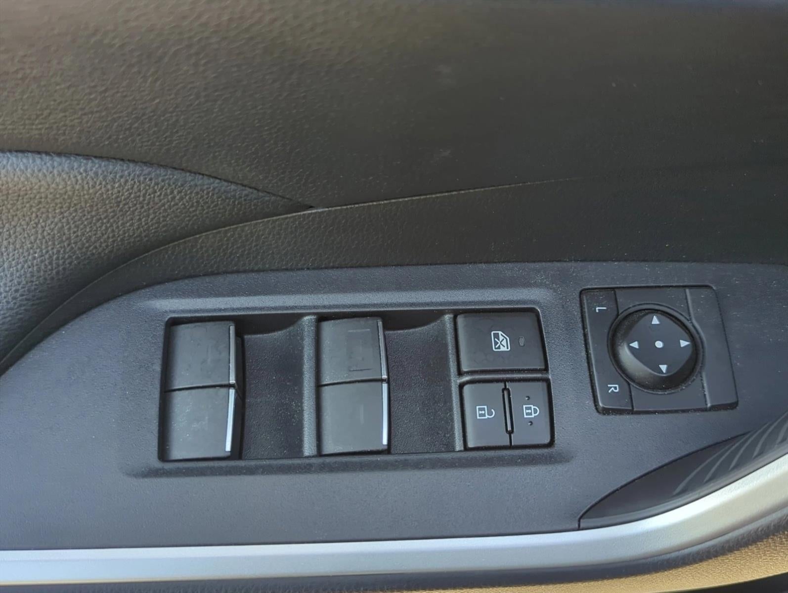 2025 Toyota RAV4 Hybrid XLE AWD (Natl)