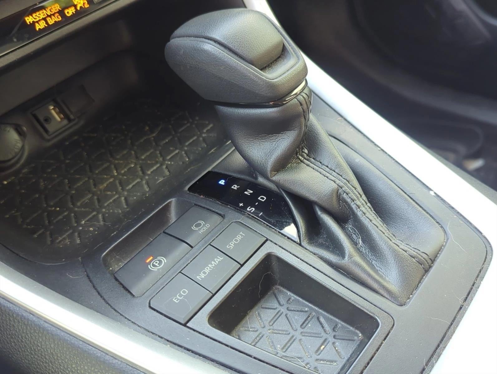 2019 Toyota RAV4 XLE FWD (GS)
