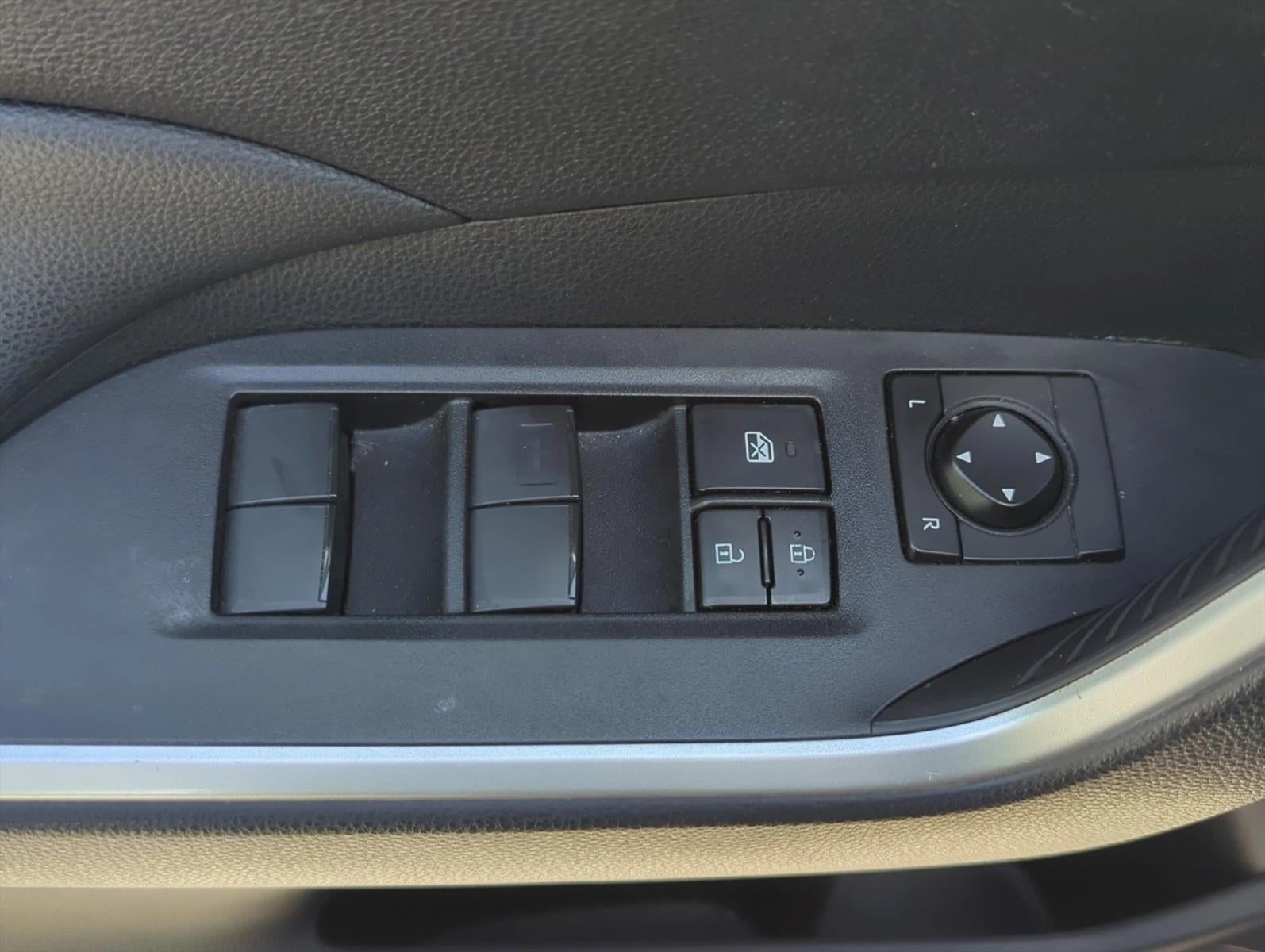 2019 Toyota RAV4 XLE FWD (GS)