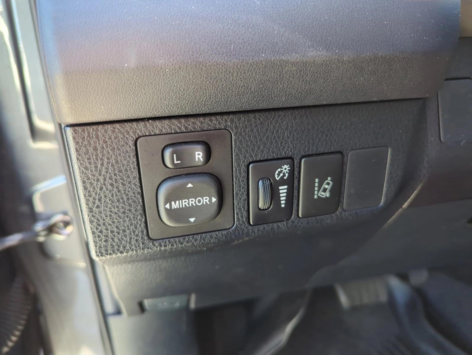 2017 Toyota RAV4 LE FWD (GS)