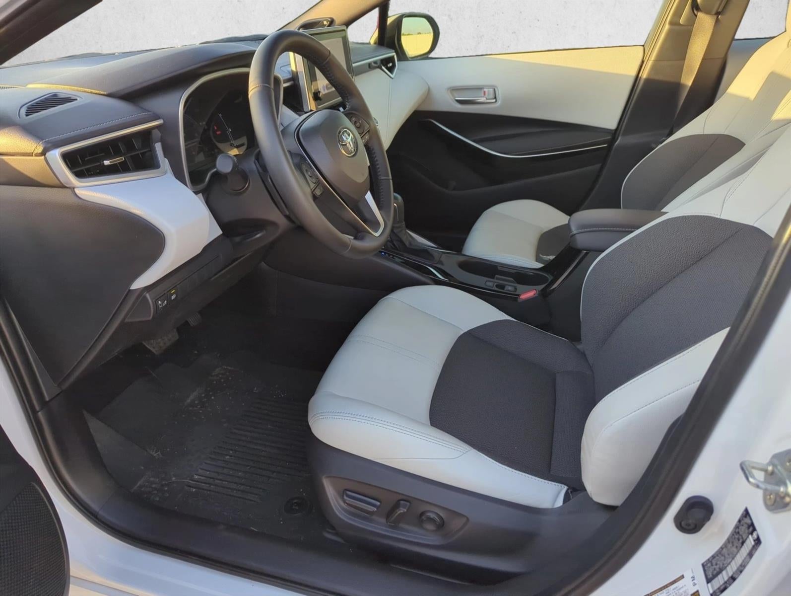 2025 Toyota Corolla Hatchback XSE CVT (Natl)