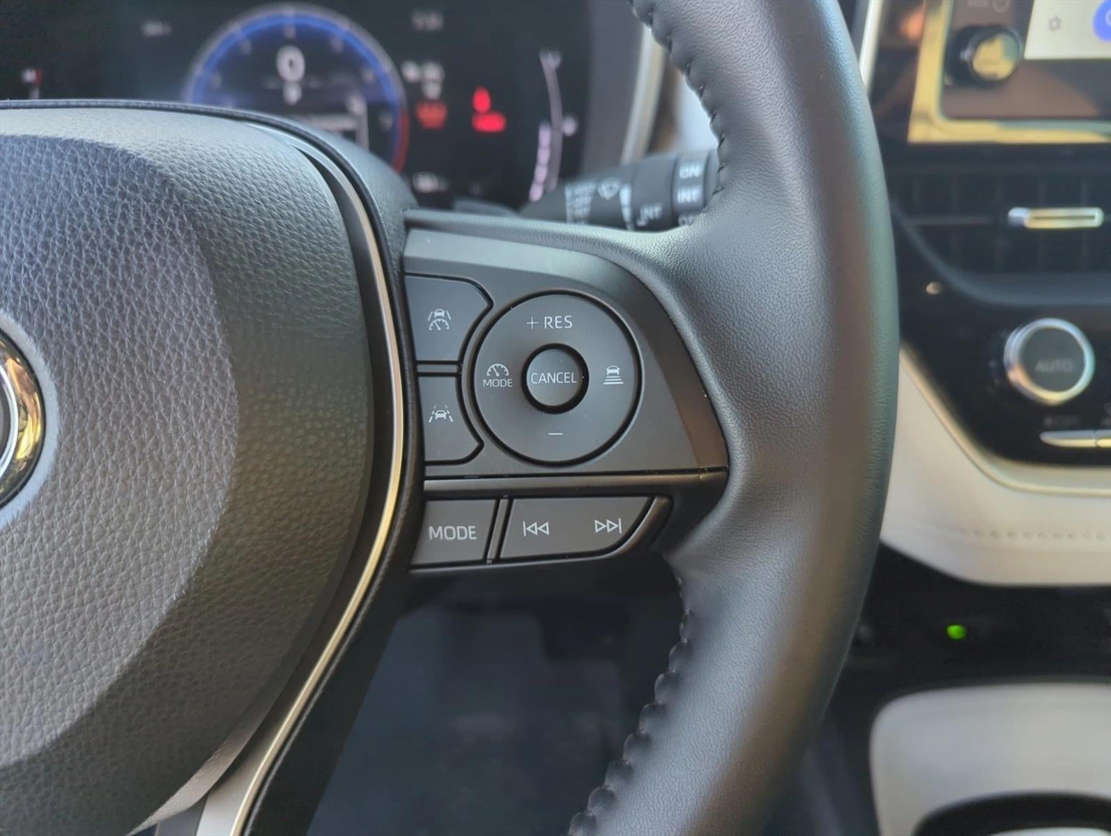 2025 Toyota Corolla Hatchback XSE CVT (Natl)
