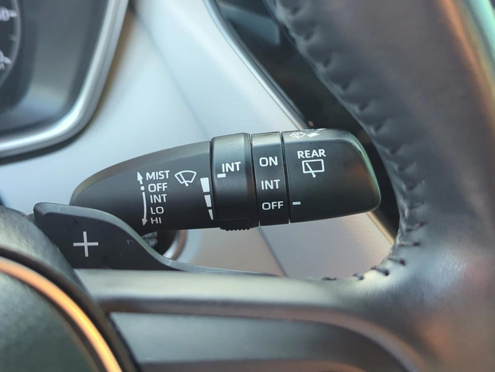 2023 Toyota Corolla Hatchback SE CVT (Natl)