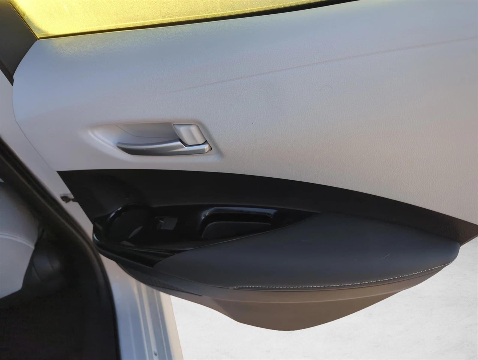 2023 Toyota Corolla Hatchback SE CVT (Natl)