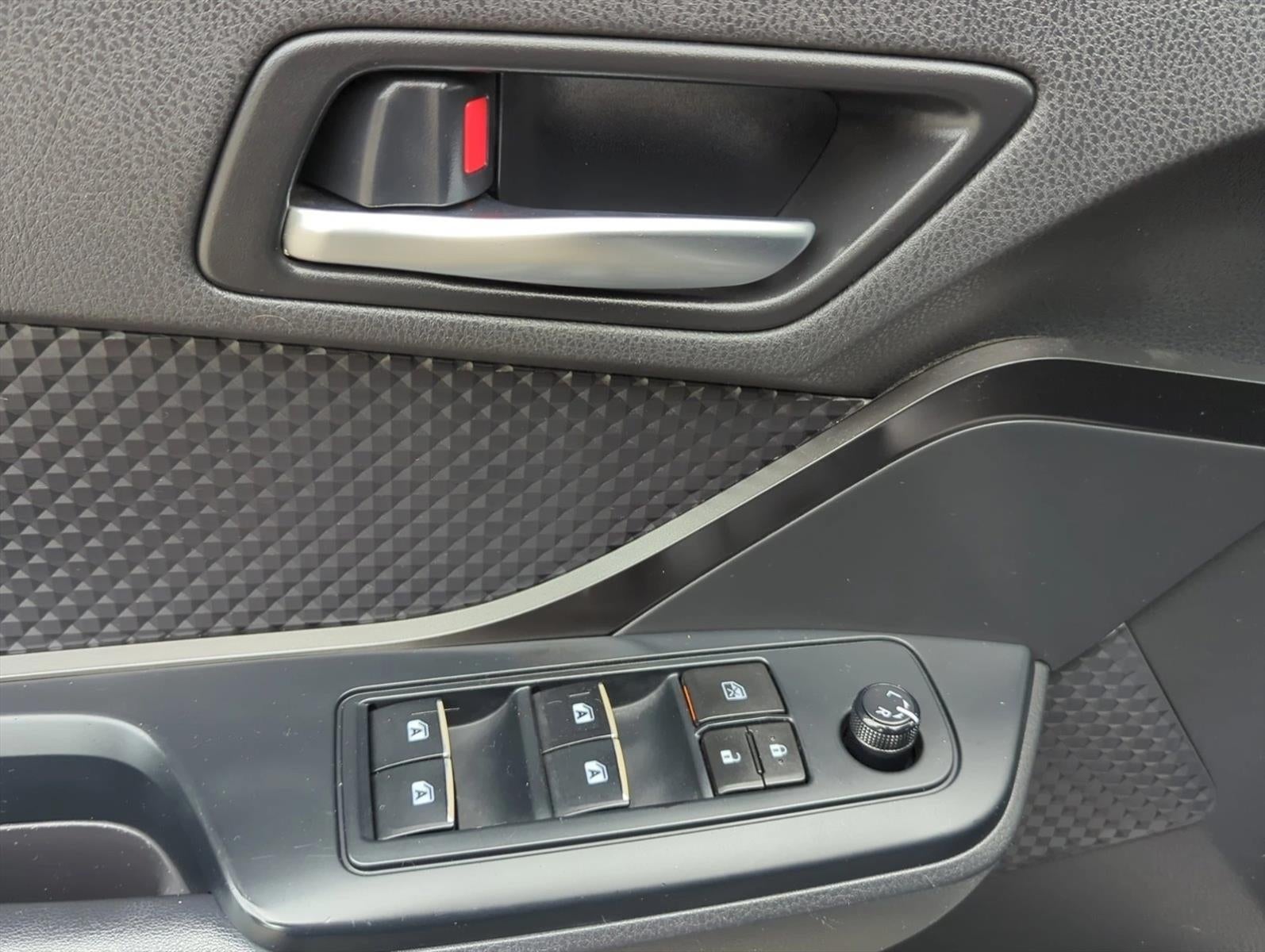 2018 Toyota C-HR XLE FWD (Natl)