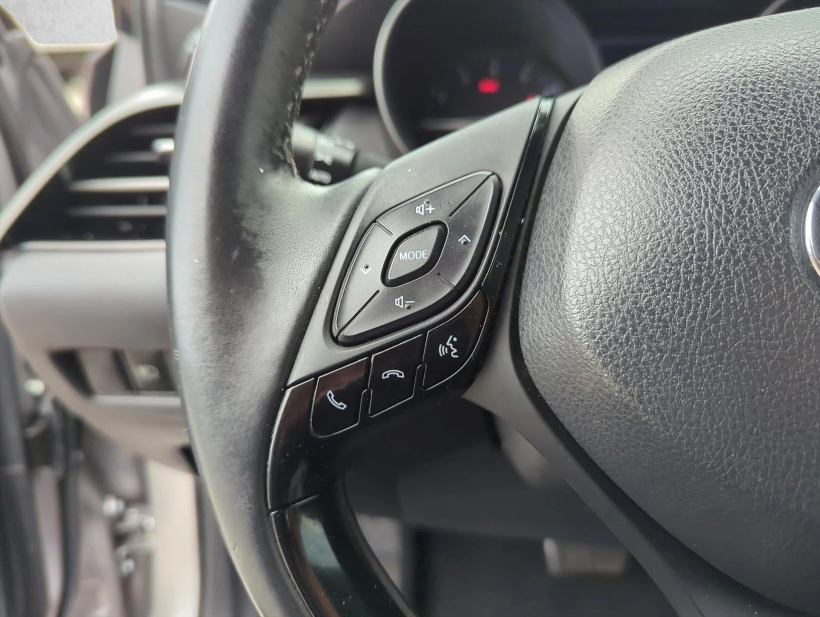 2018 Toyota C-HR XLE FWD (Natl)