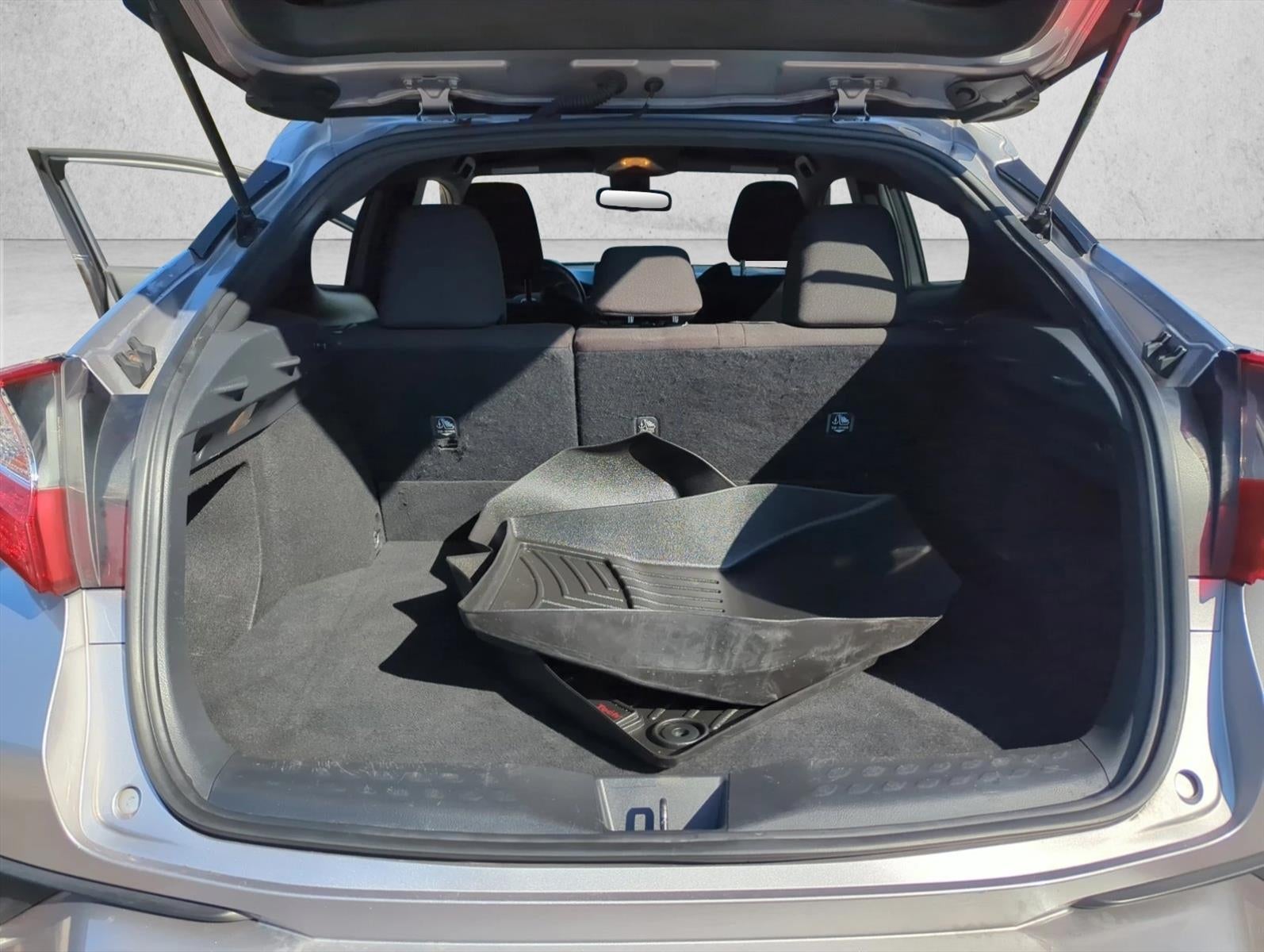 2018 Toyota C-HR XLE FWD (Natl)