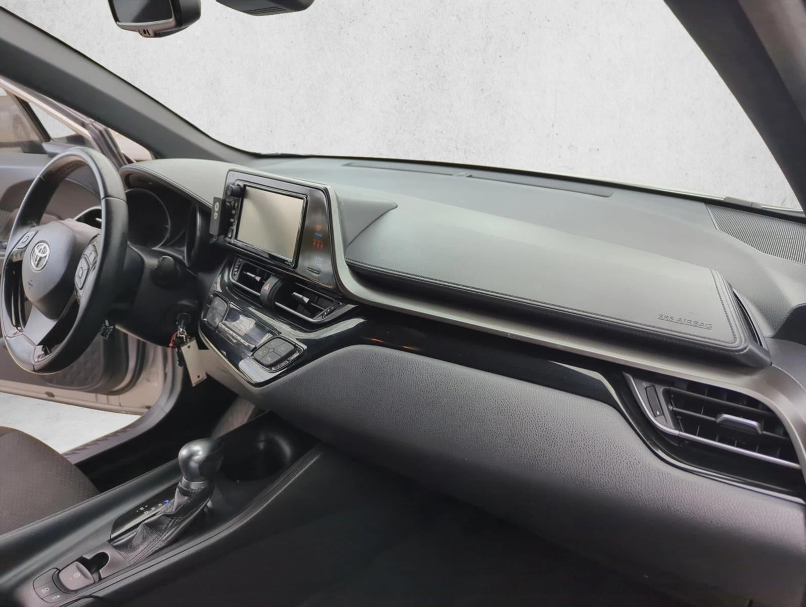 2018 Toyota C-HR XLE FWD (Natl)