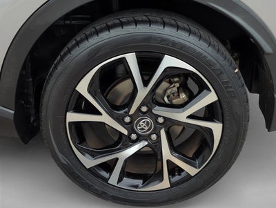 2018 Toyota C-HR XLE FWD (Natl)