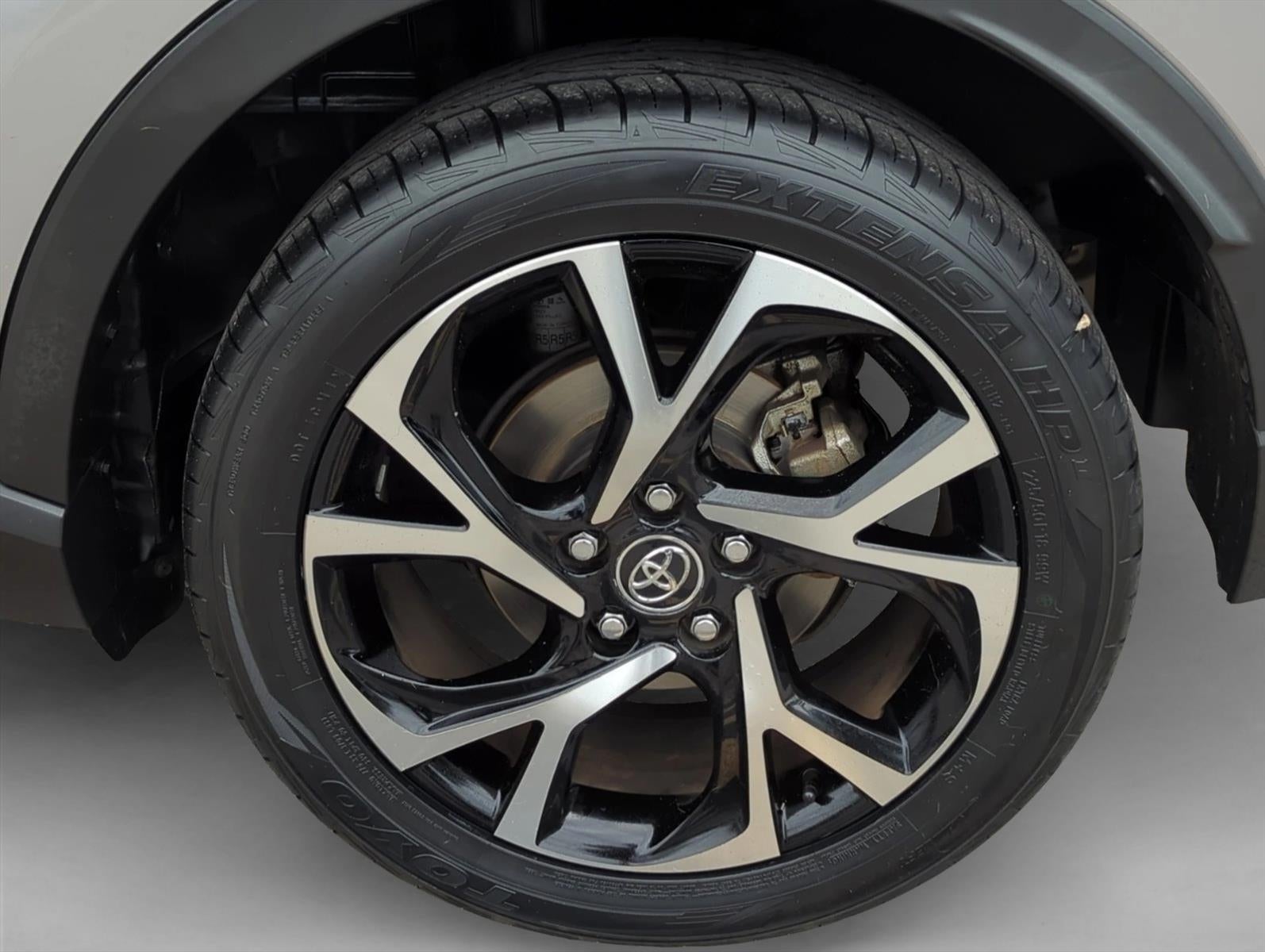 2018 Toyota C-HR XLE FWD (Natl)